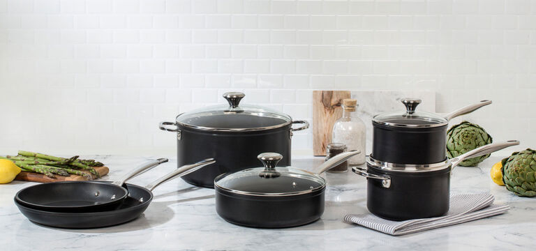 le creuset home cookware bakeware pots pans skillet kitchen bar tools le creuset official site