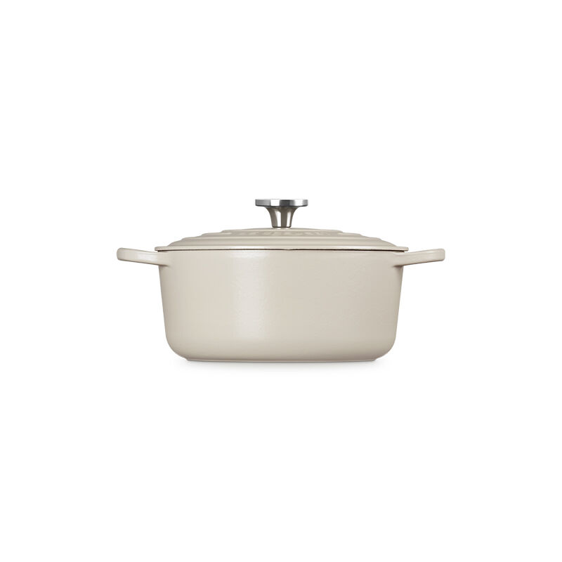 Signature Round Dutch Oven | Le Creuset®