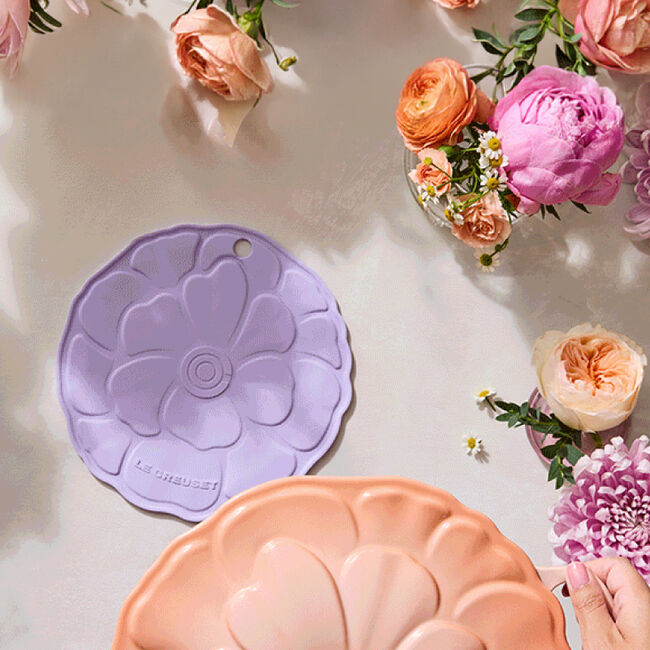 Petal Trivet, view 1