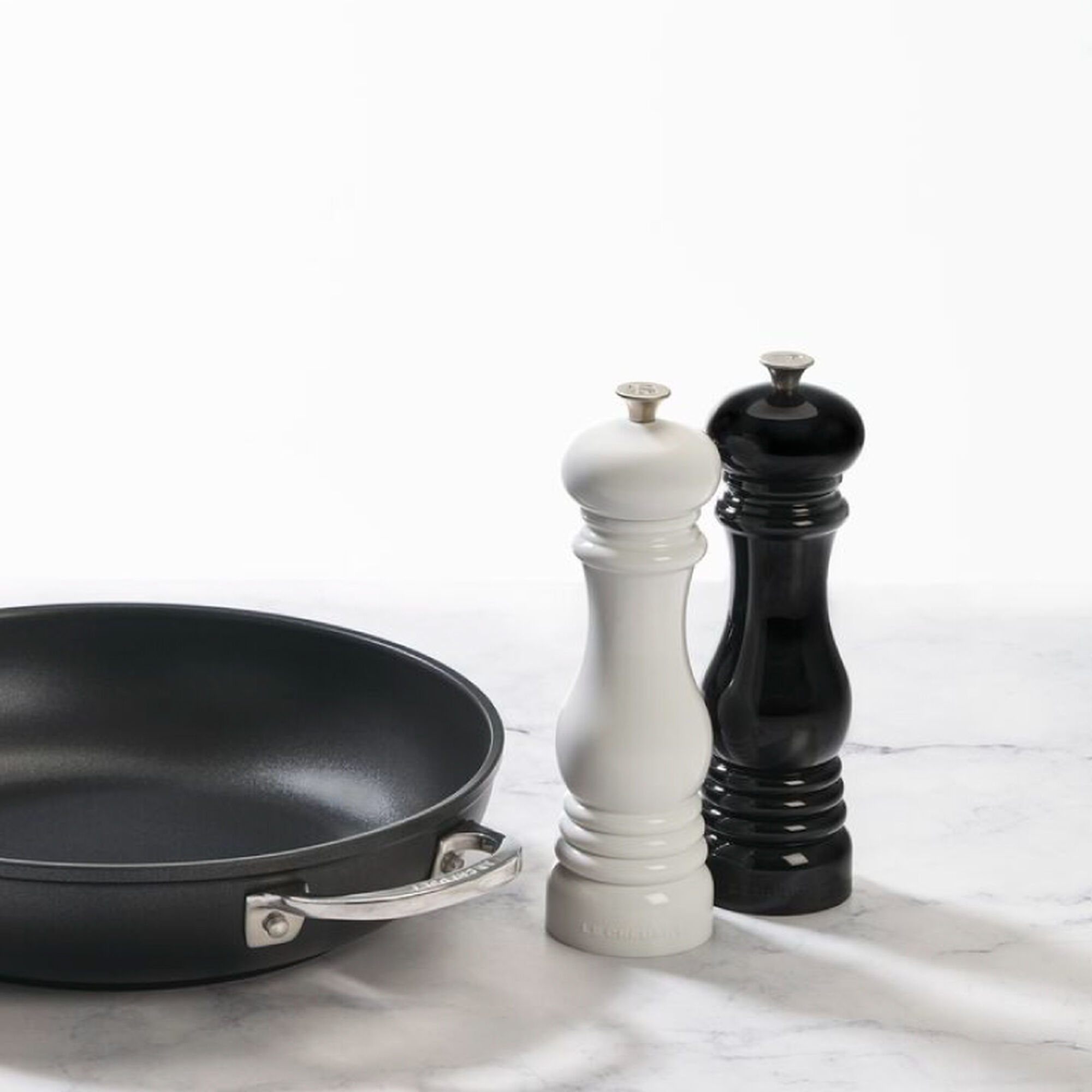 Acrylic Classic Salt and Pepper Mill Set - Black and White