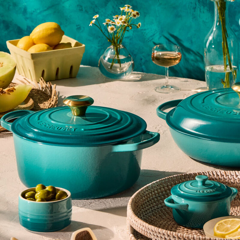 Signature Round Dutch Oven | Le Creuset®