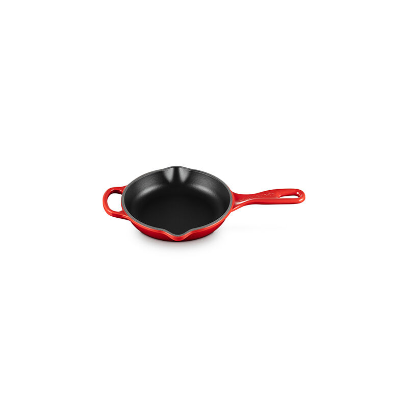 Signature Skillet | Enameled Cast Iron Skillet | Le Creuset®