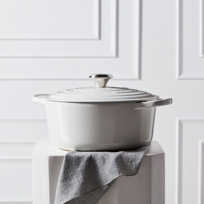 Signature Round Dutch OvenWhite, view 1