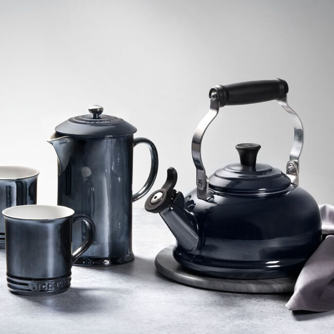 Classic Whistling Kettle | Le Creuset® Official Site