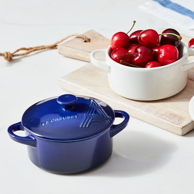 https://www.lecreuset.com/dw/image/v2/BDRT_PRD/on/demandware.static/-/Sites-le-creuset-master/default/dw426b7c94/images/cat_collections/eiffel-tower/mini-cocottes-g03-eiffel.jpg?sw=650&sh=650&sm=fit