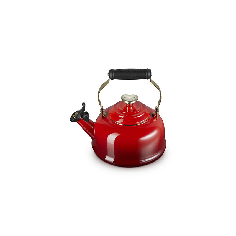Classic Whistling Kettle with Light Gold Heart Knob | Le Creuset®