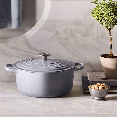 Signature Round Dutch Oven