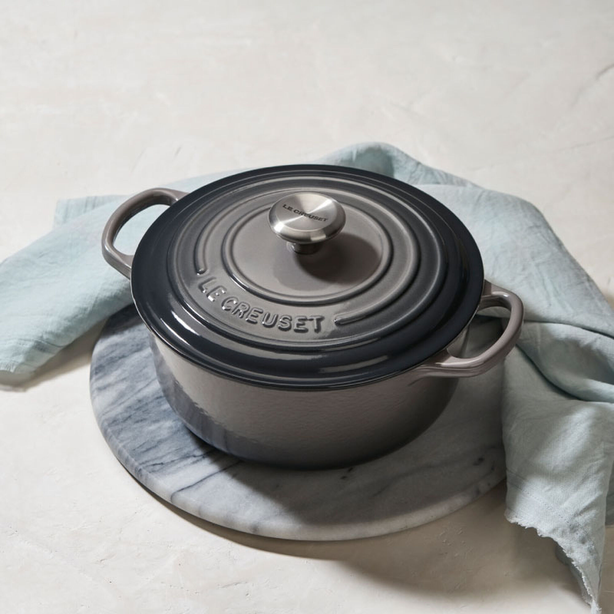 Signature Round Dutch Oven - Oyster, 5 1/2 qt.