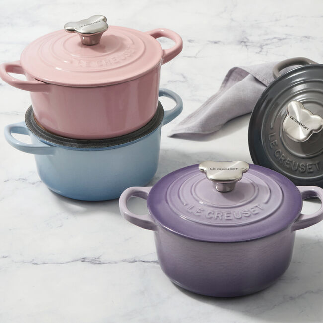 Traditional Round Dutch Oven with Bear Knob - PROVENCE (purple)