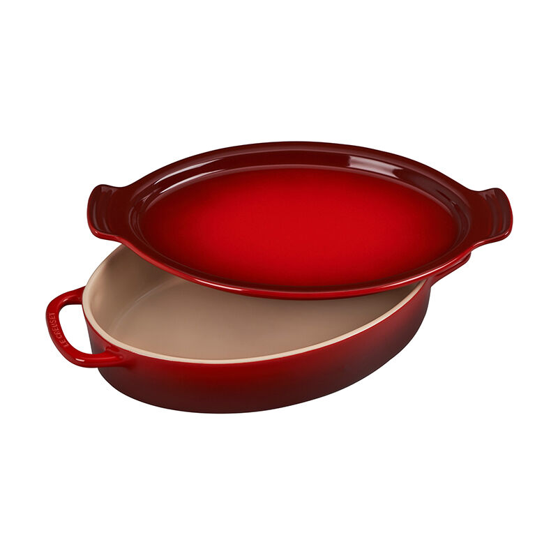 le creuset oven dish with lid