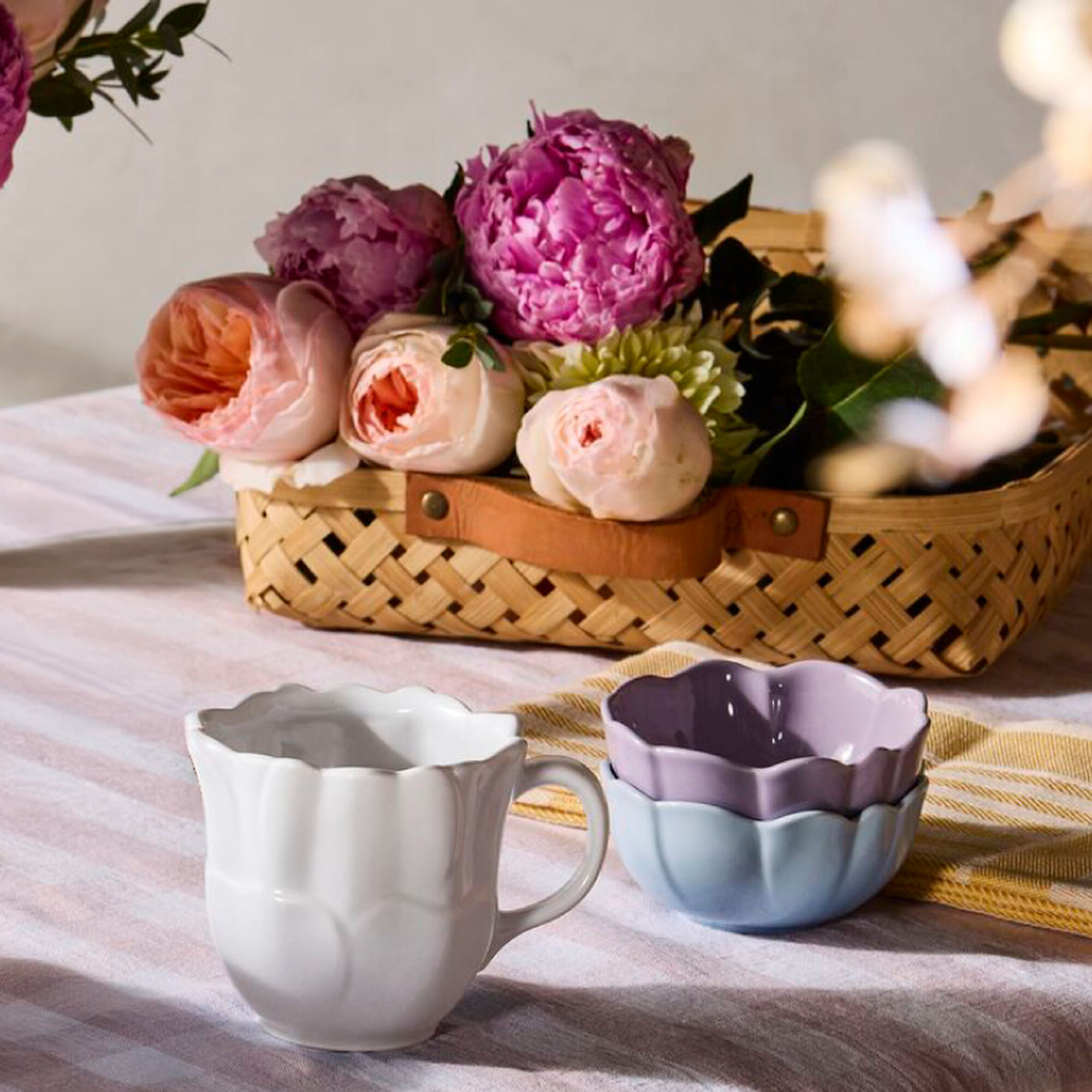 Petal Mug - White