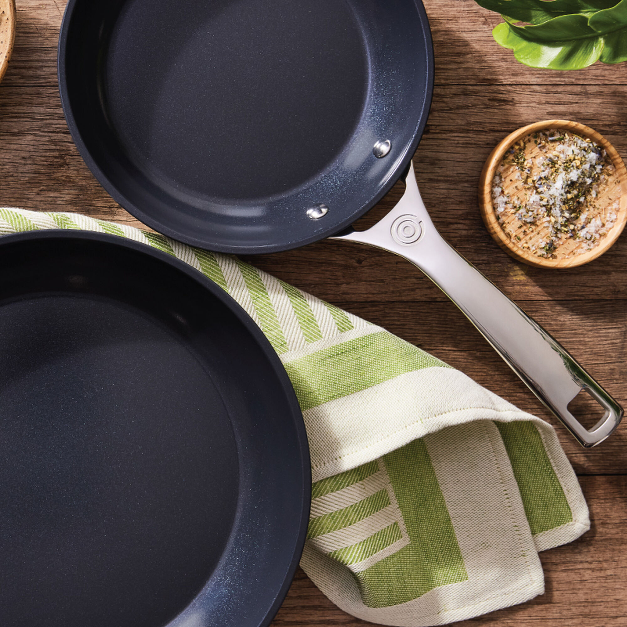 Essential Non-stick Ceramic Fry Pan - 8 in. With Glass Lid