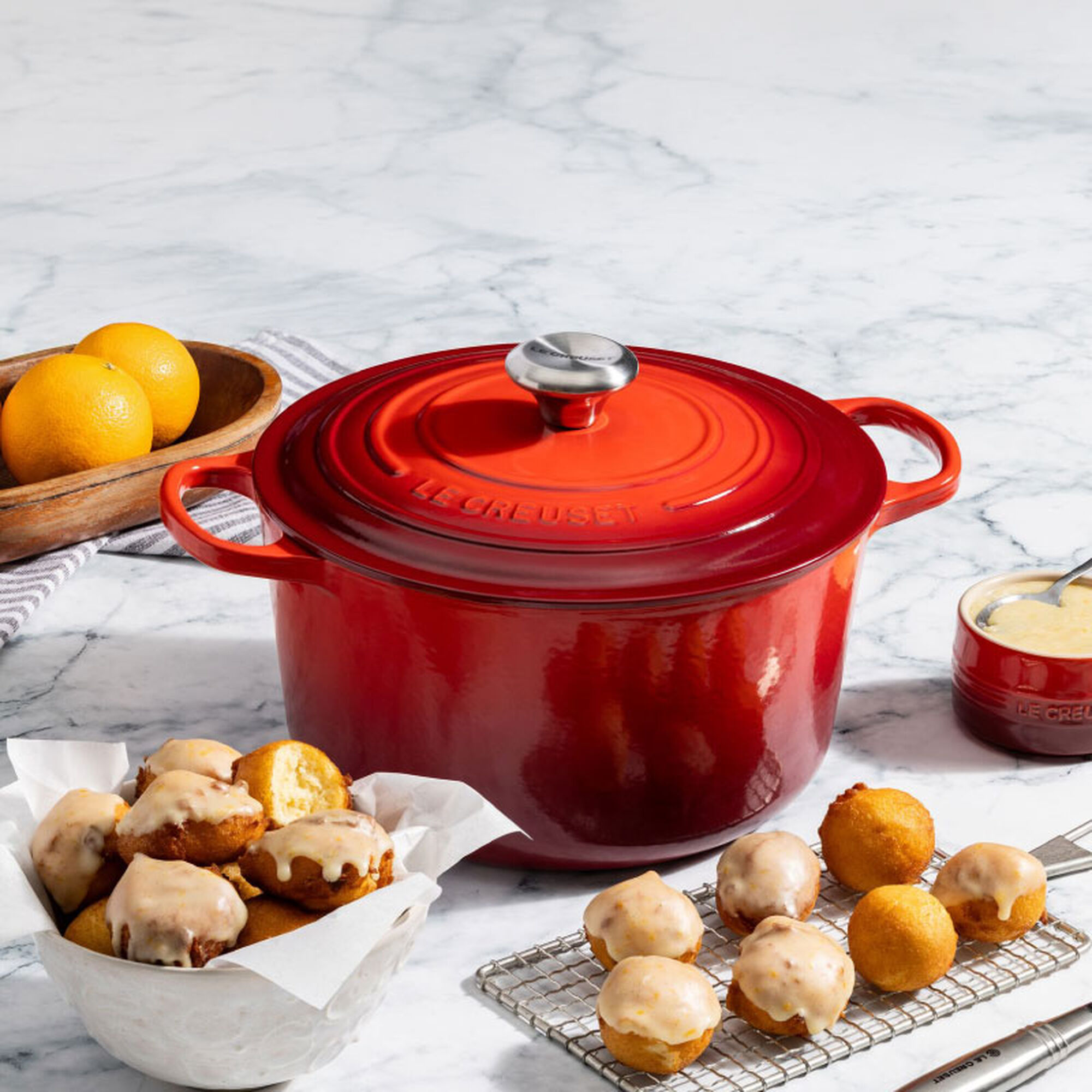 Signature Round Deep Oven