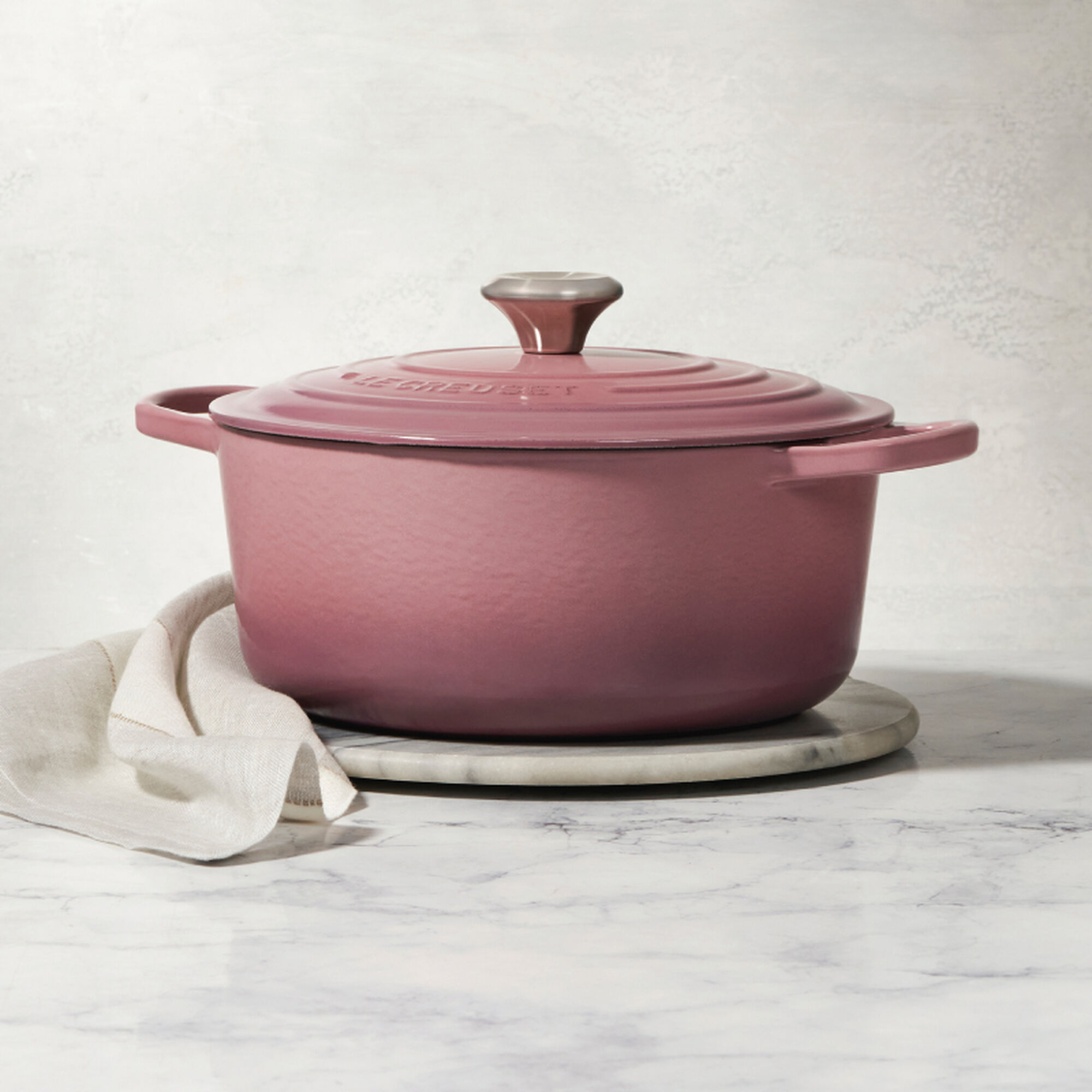 Signature Round Dutch Oven - Mauve Pink