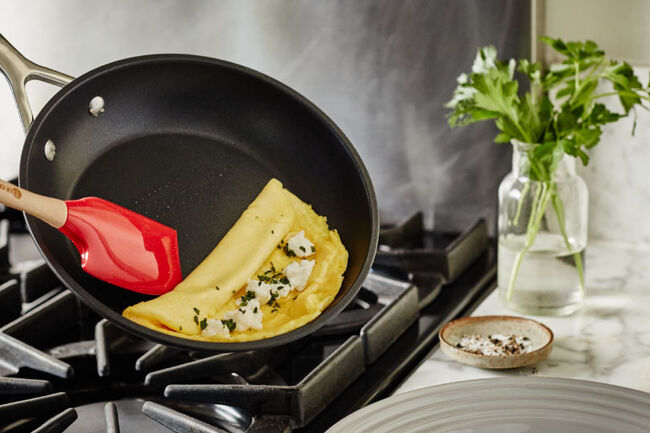 Le Creuset 9-1/2” Red Skillet Fry Pan Enameled Cast Iron