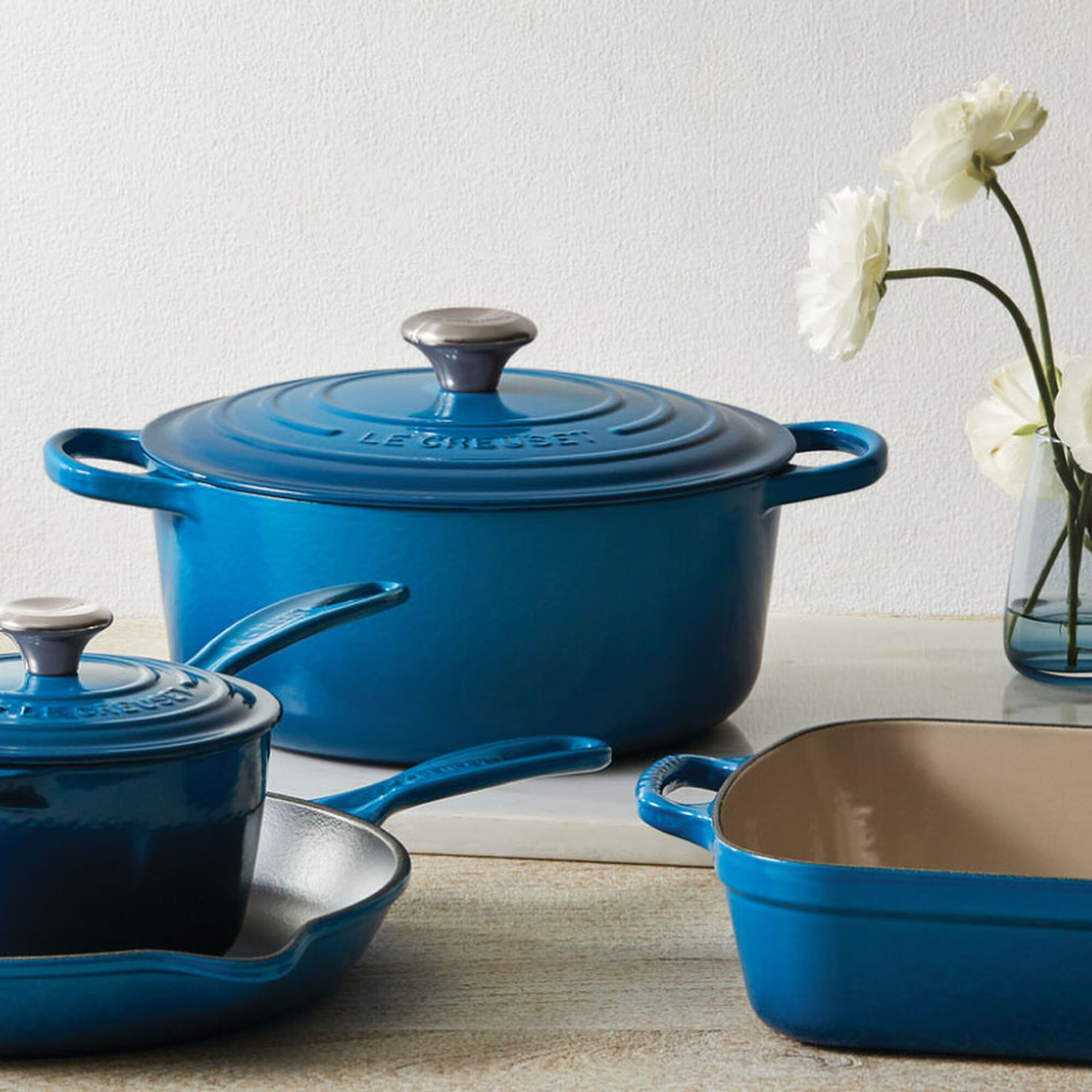 Le Creuset Signature Round Dutch Oven - Marseille, 5 1/2 qt.