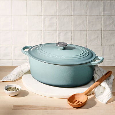 Traditional Oval Dutch Oven