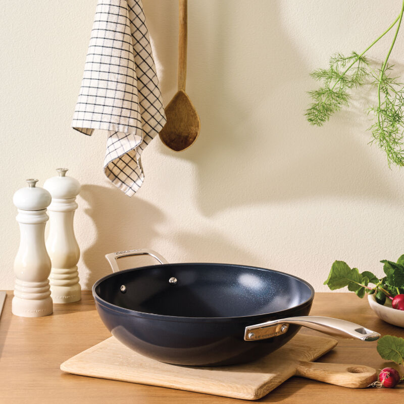 Essential Non-stick Ceramic Stir-Fry Pan | Le Creuset®