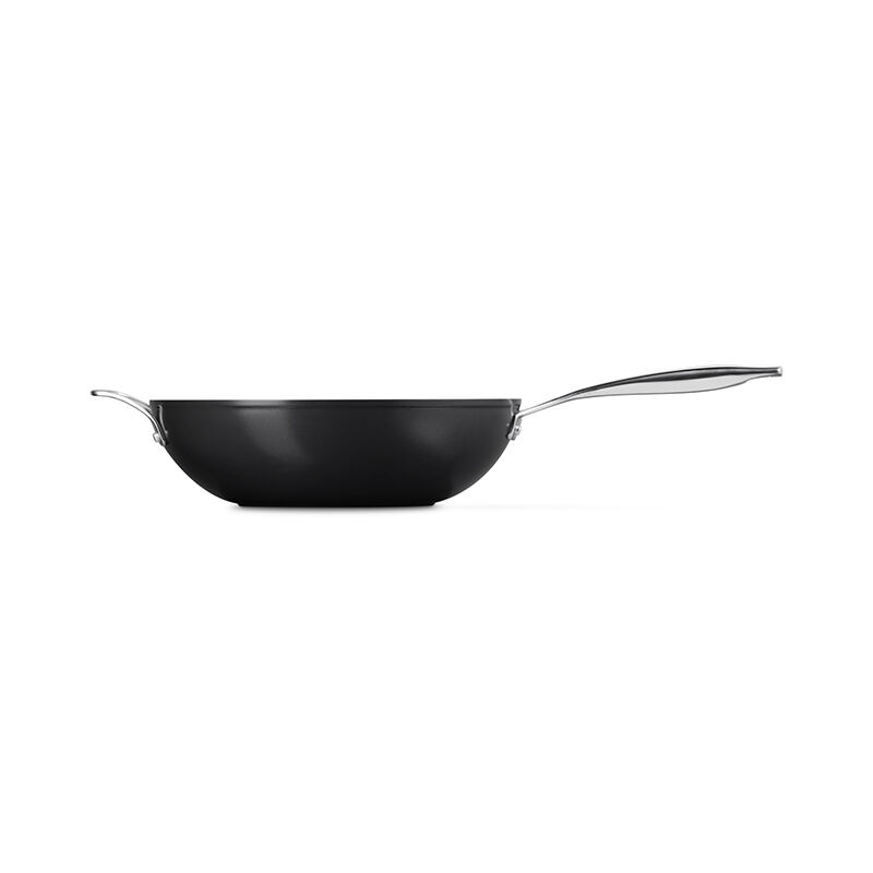 Essential Non-stick Ceramic Stir-Fry Pan | Le Creuset®