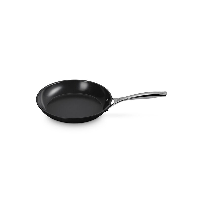 Essential Non-stick Ceramic 13-Piece Cookware Set | Le Creuset®