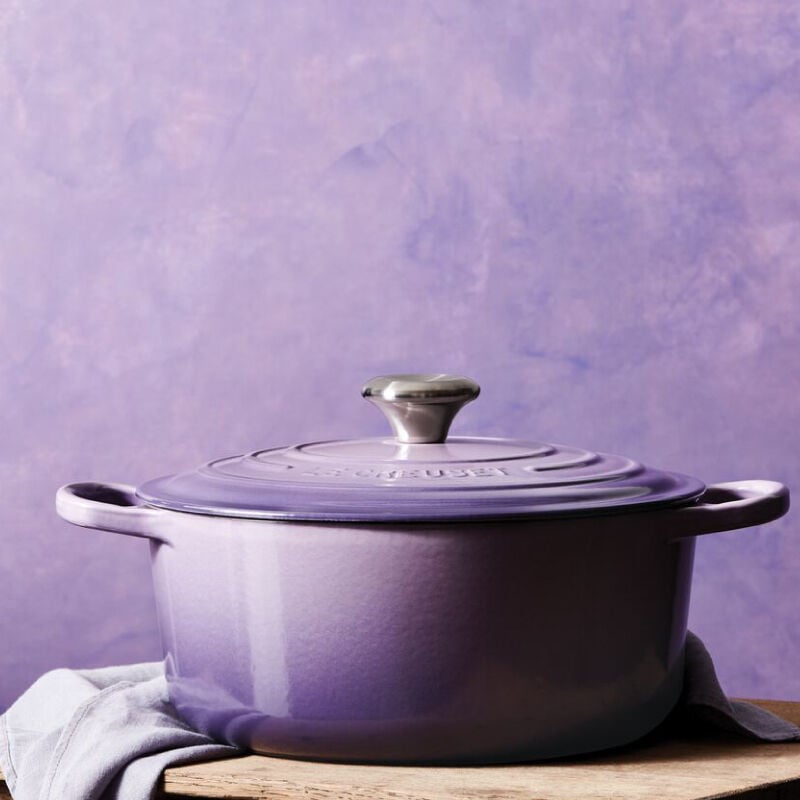Signature Round Dutch Oven | Le Creuset®