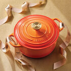 Signature Round Dutch Oven with Crucible Knob