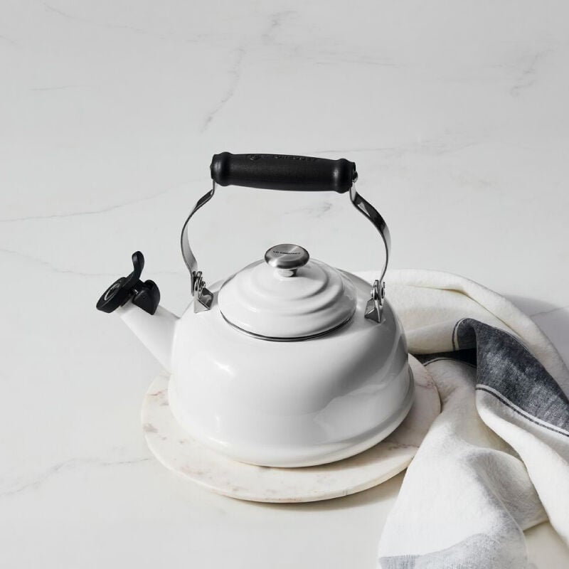 Classic Whistling Kettle | Le Creuset®