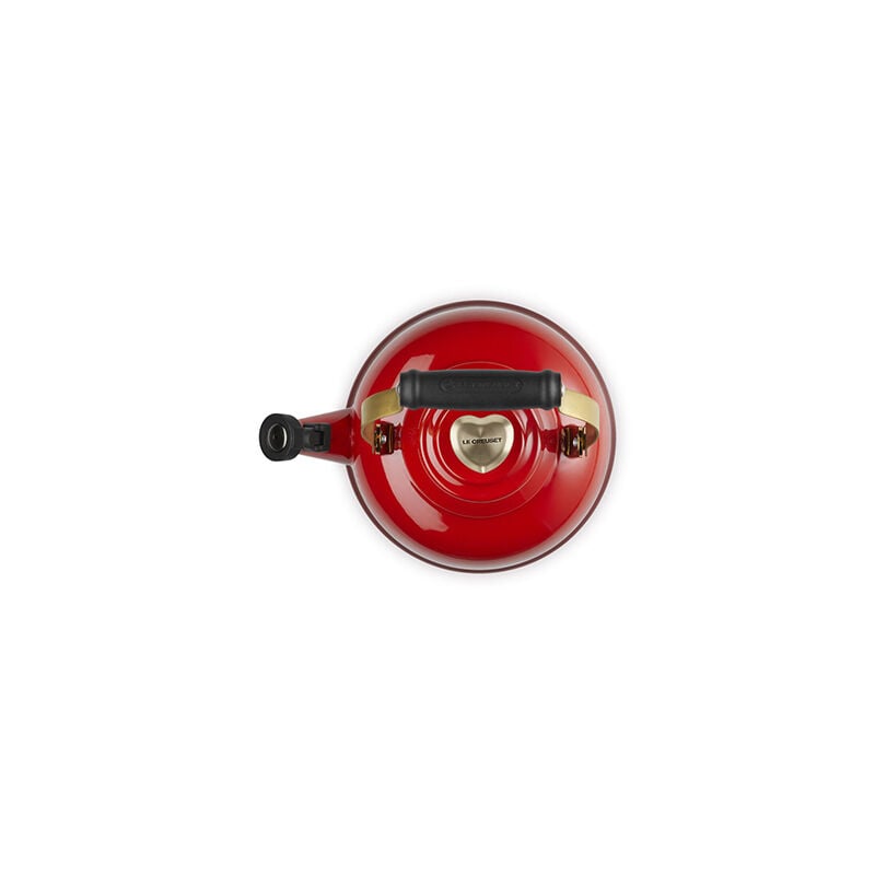 Classic Whistling Kettle with Light Gold Heart Knob | Le Creuset®