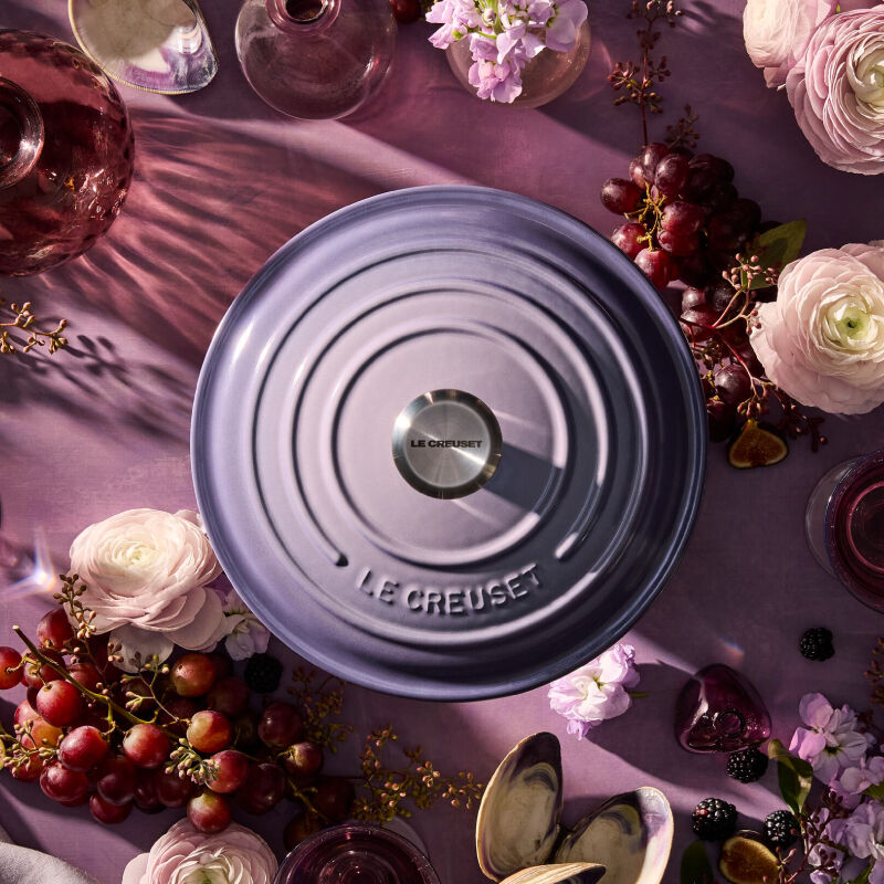 Signature Round Dutch Oven | Le Creuset®