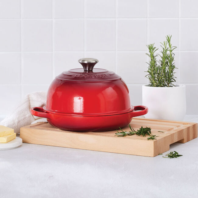 https://www.lecreuset.com/dw/image/v2/BDRT_PRD/on/demandware.static/-/Sites-le-creuset-master/default/dwa7d8bca1/images/cat_casseroles_baking_dishes/bread_oven/bread_oven_cerise_001.jpg?sw=650&sh=650&sm=fit