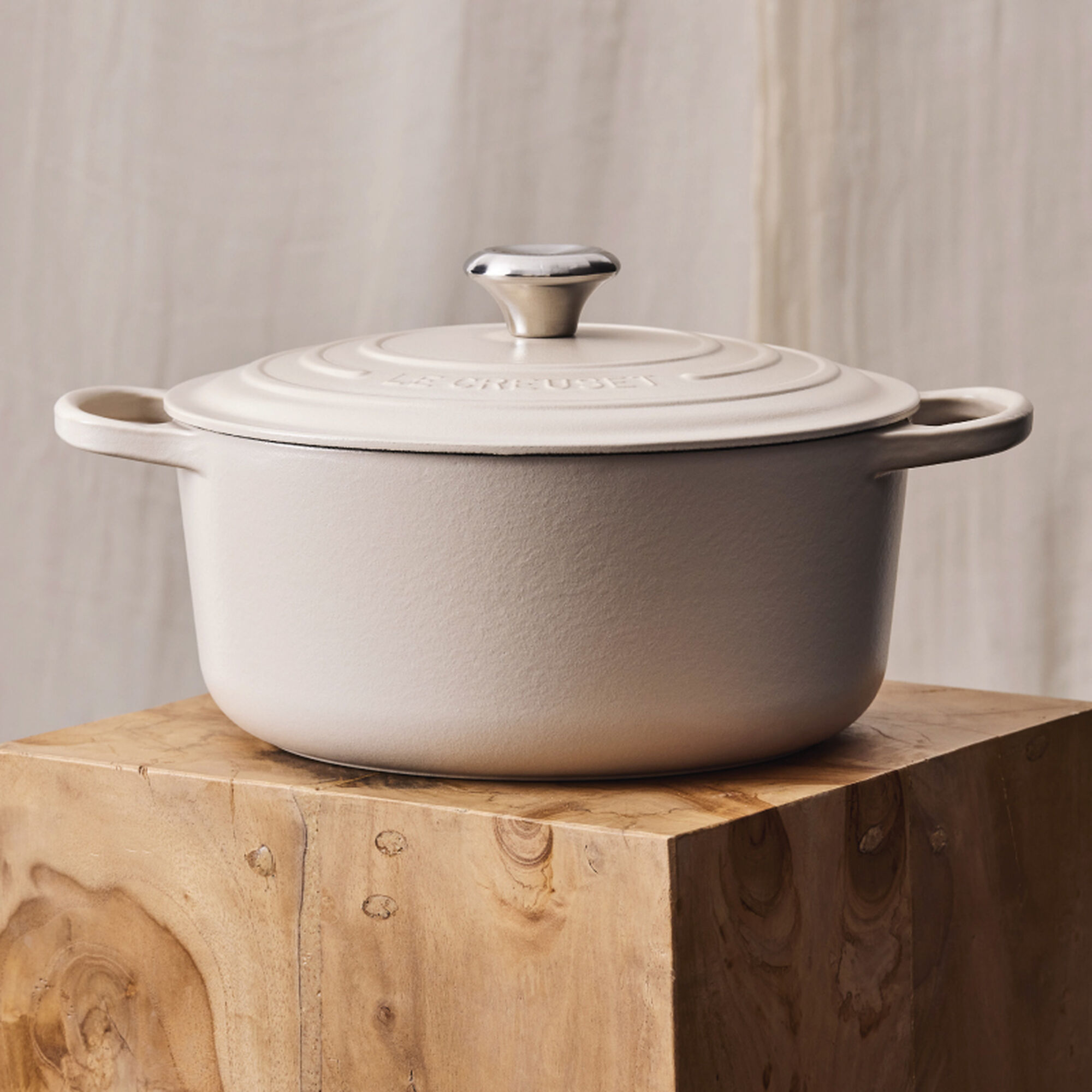 Signature Round Dutch Oven - Brioche, 5 1/2 qt.
