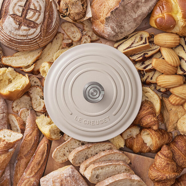 Signature Round Dutch Oven, view 4