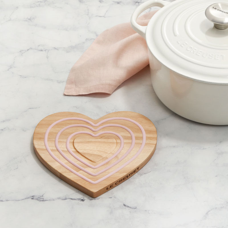 Heart Magnetic Wooden Trivet | Le Creuset®