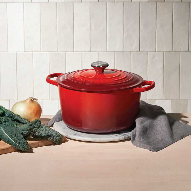 Signature Round Deep Oven | Le Creuset®