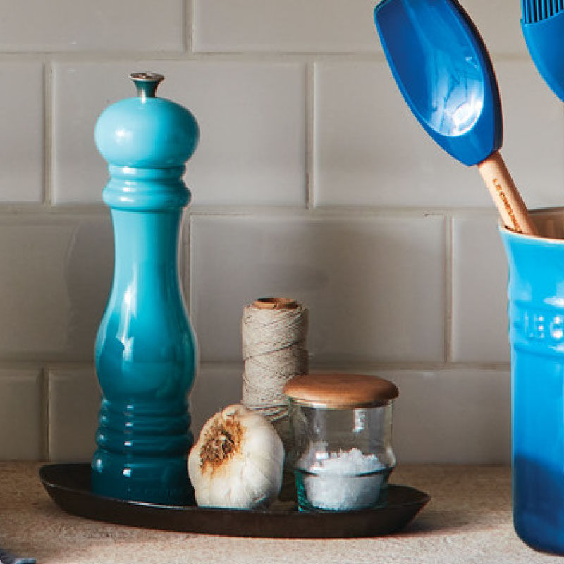 le creuset salt and pepper mill the bay