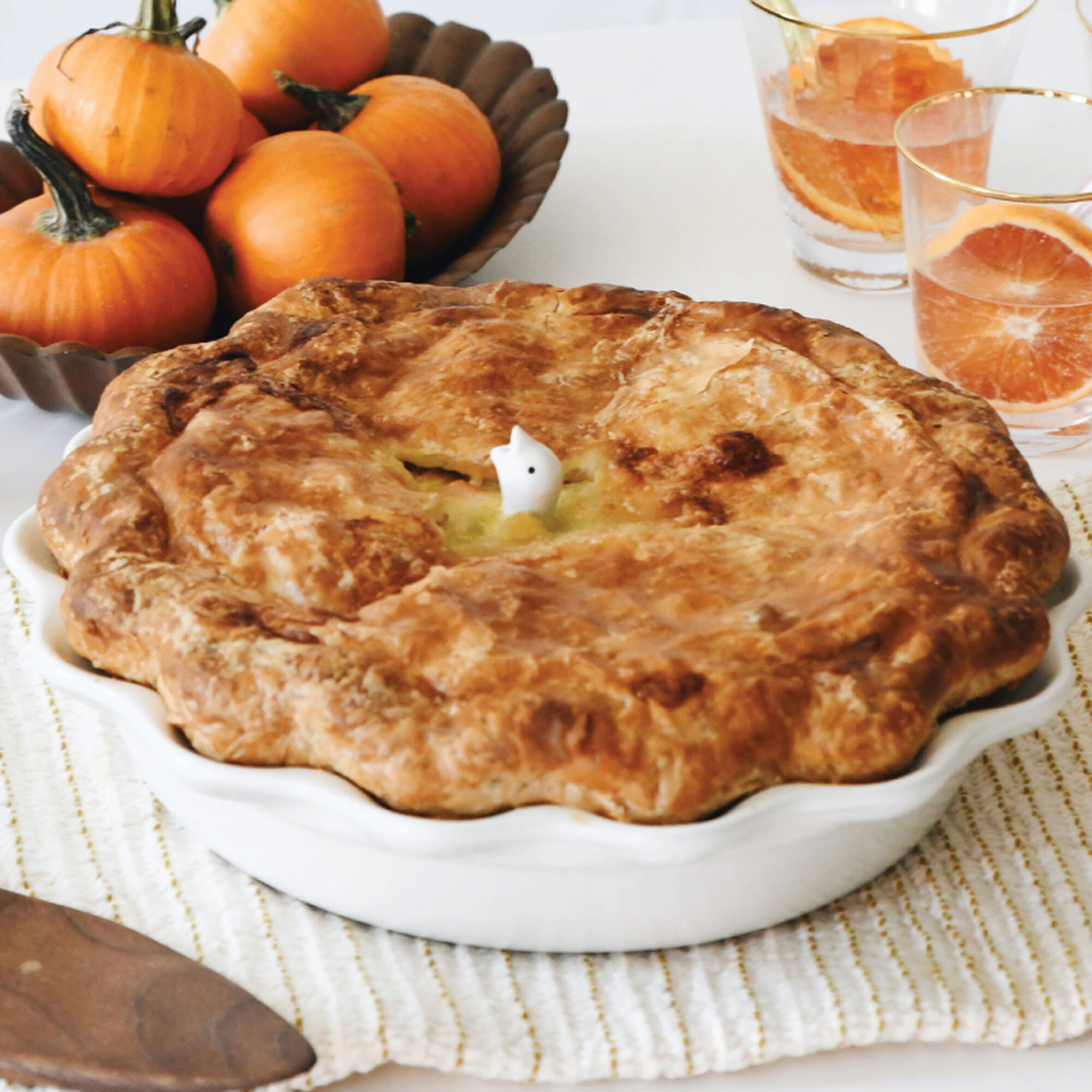Heritage Fluted Pie Dish - White