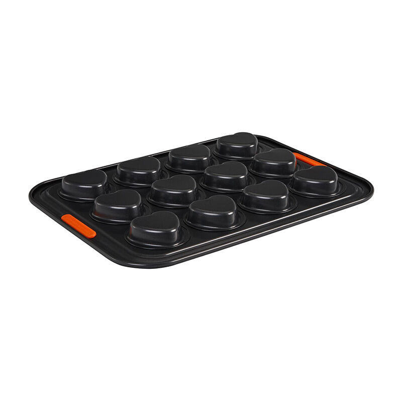 Non-stick Metal Bakeware 12-Cup Heart Cakelet Pan | Le Creuset®