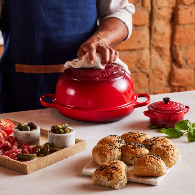 Le Creuset Bread Oven Black