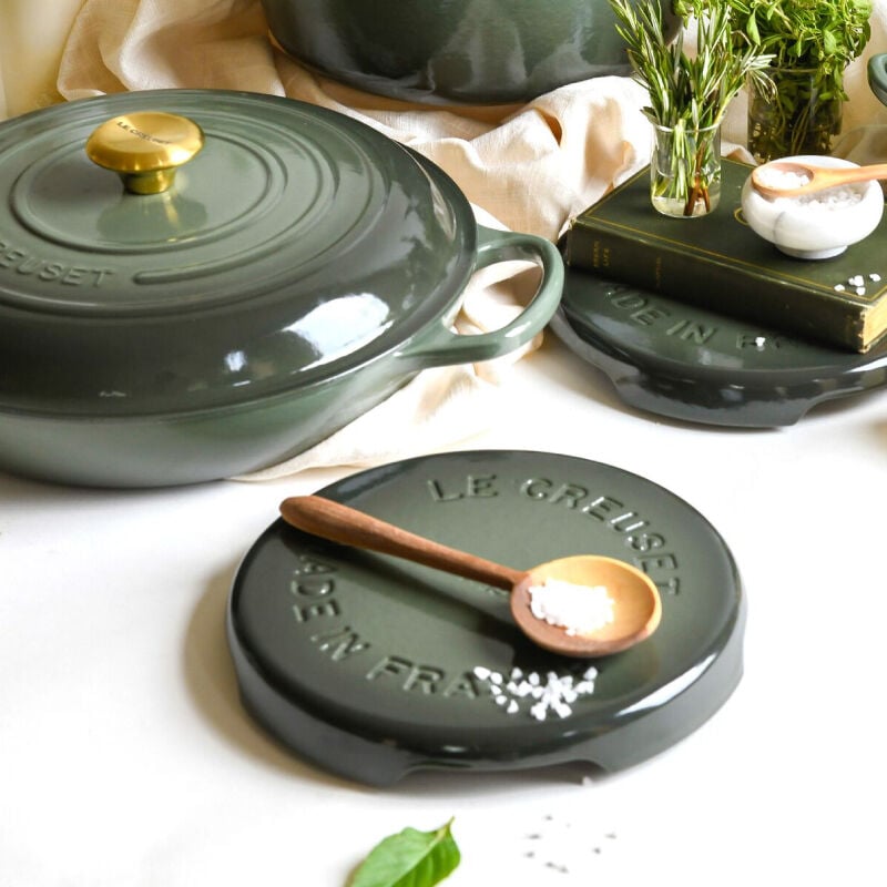 Enameled Cast Iron Signature Trivet | Le Creuset®