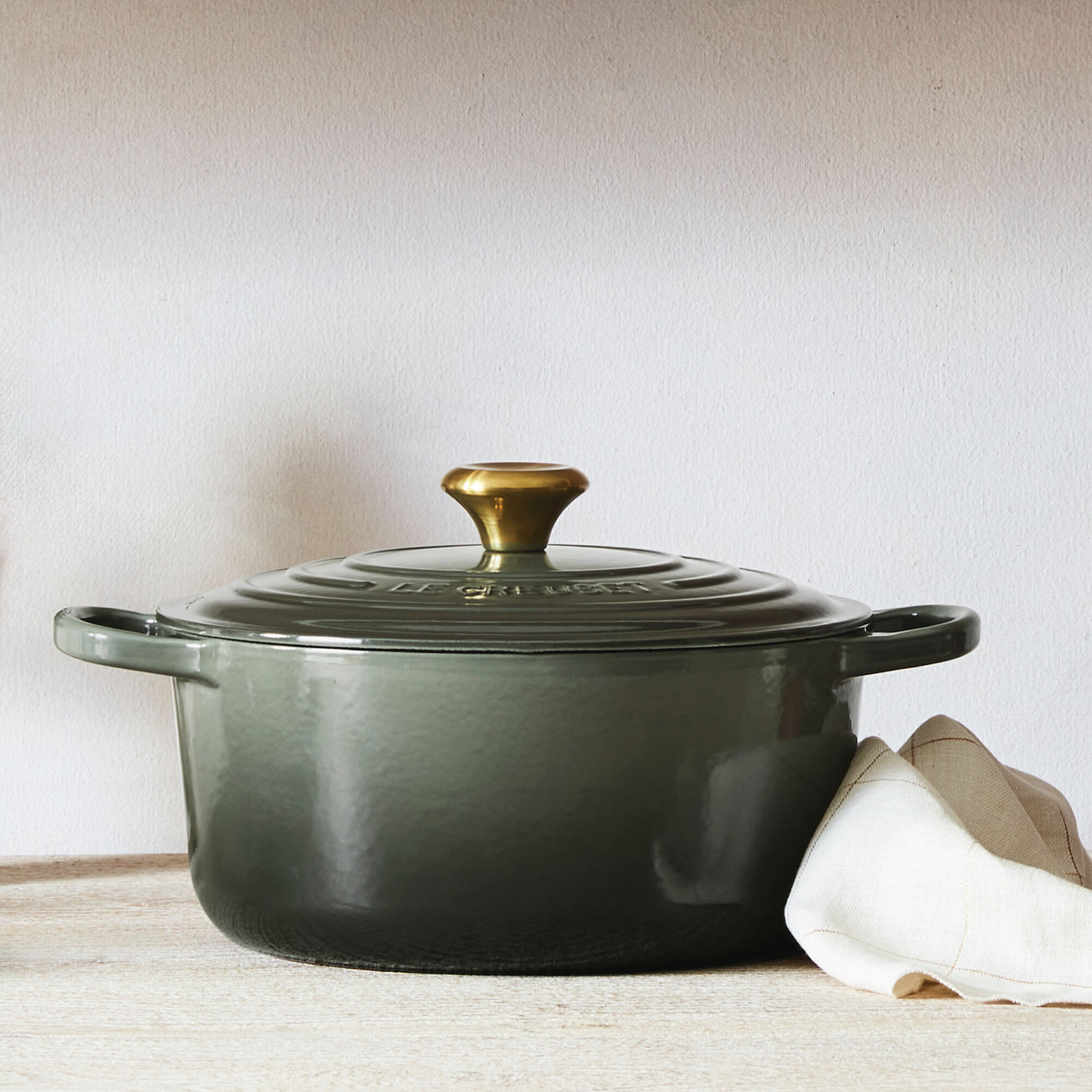 Signature Round Dutch Oven - Thyme, 4 1/2 qt.