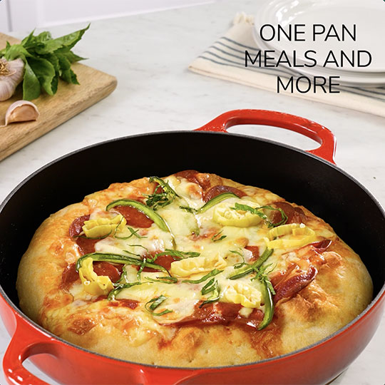 https://www.lecreuset.com/on/demandware.static/-/Sites-LeCreuset-Library/default/dw06e60f5a/images/blog/tips-techniques/everyday/Everyday-Pan-One-Pan-Meal-Pizza-540x540.jpg