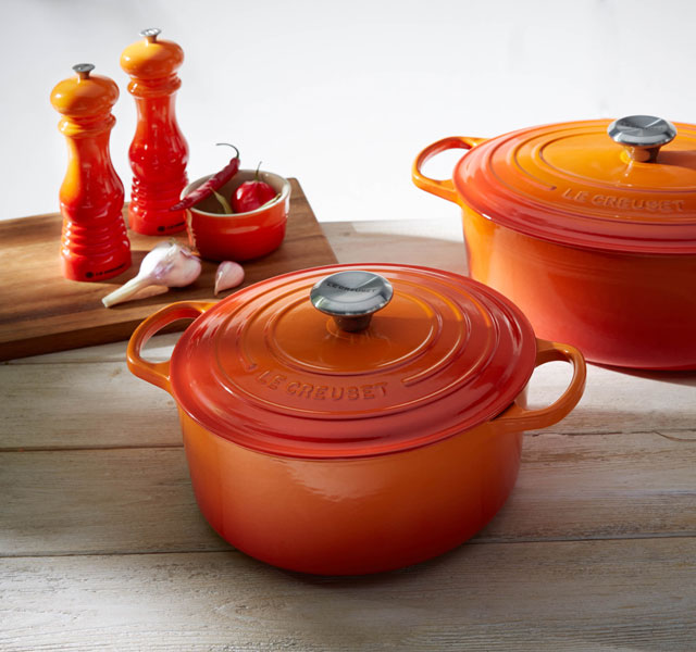 Le Creuset Signature Round Dutch Oven - Flame