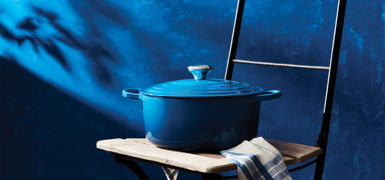 blue dutch oven