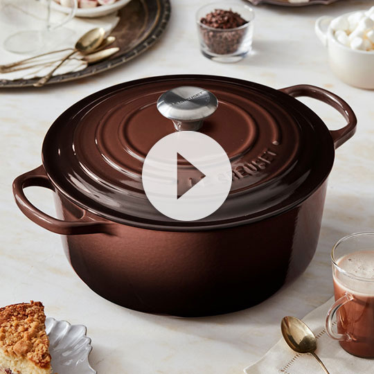 dutch oven with hot cooca toppings