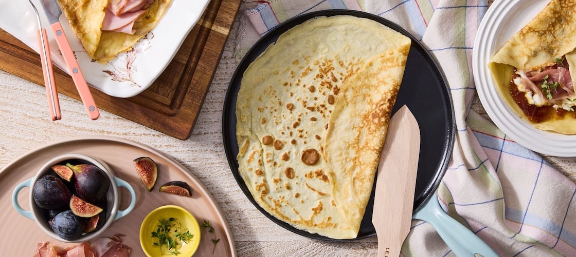 lifting crepe from crepe pan