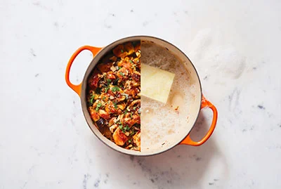 Simple 6-Ingredient Dutch Oven Bread, Baked in a Le Creuset Round Dutch Oven.  With this easy Dutch oven bread recipe, your Le Cr…