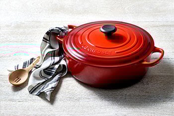 round wide dutch oven