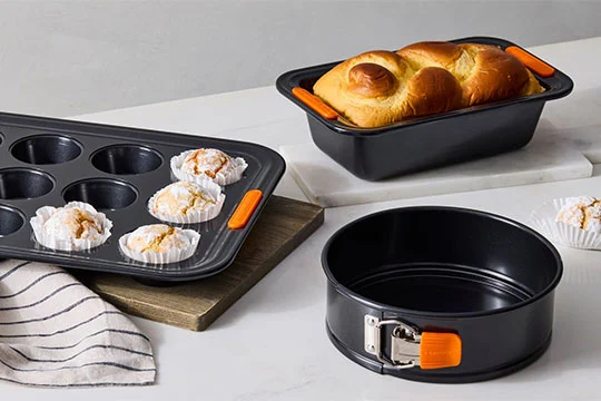 links to Non-stick Metal Bakeware