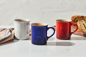 mugs with eiffel tower embossed design