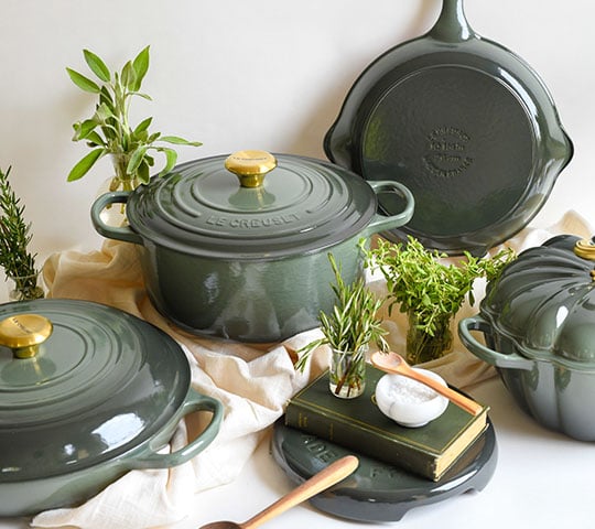 https://www.lecreuset.com/on/demandware.static/-/Sites-LeCreuset-Library/default/dwb7297d0d/images/blog/style-design/thyme/thyme-collection.jpg